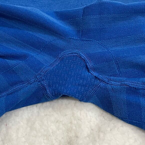 Lululemon In The Flow Crop*Stripe‎ size 8 - Picture 10 of 13